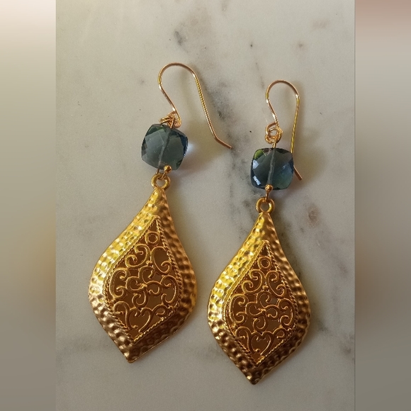 Earrings - Picture 2 of 4